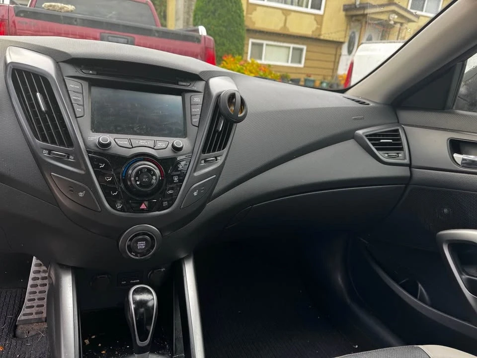 2014 Hyundai Veloster - Image 13 of 19