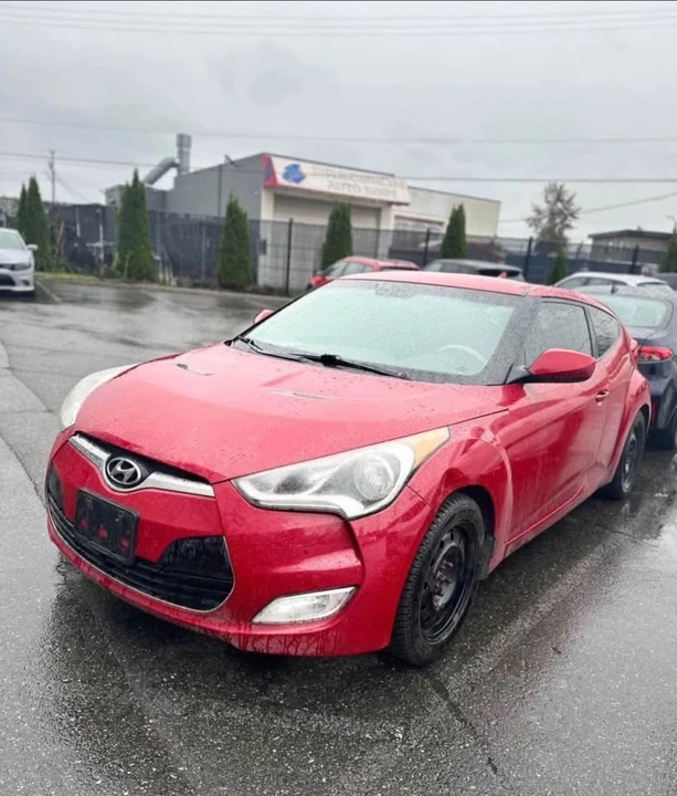 2014 Hyundai Veloster - Image 2 of 3