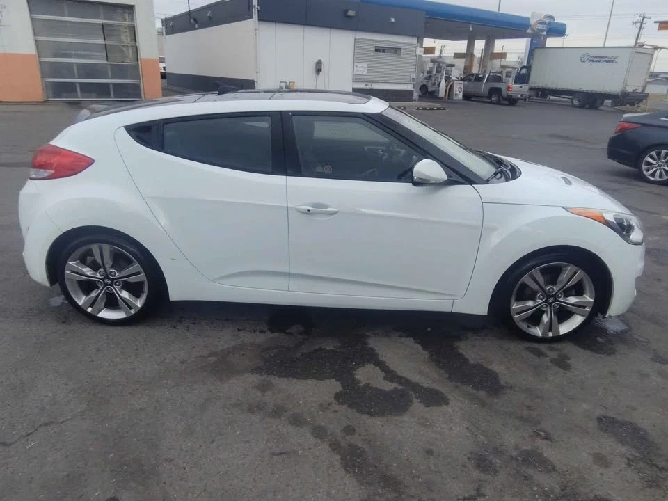 2014 Hyundai Veloster - Image 2 of 9
