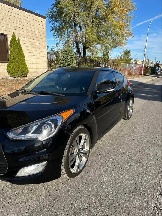 2014 Hyundai Veloster - Image 2 of 17