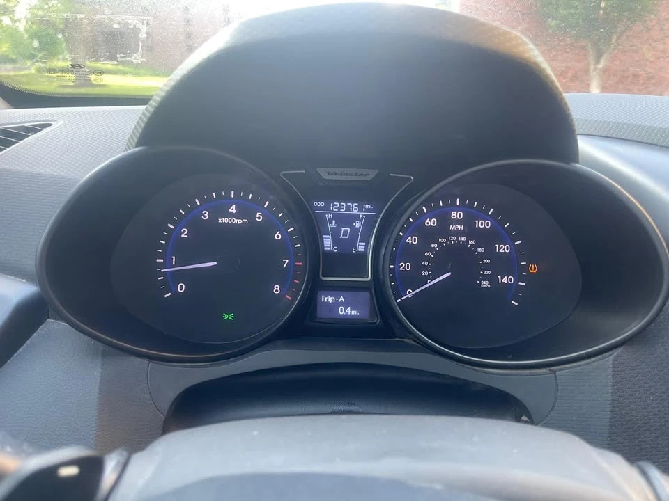 2014 Hyundai Veloster - Image 2 of 16