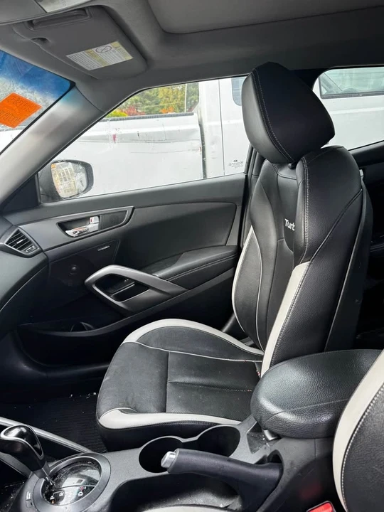2014 Hyundai Veloster - Image 11 of 19