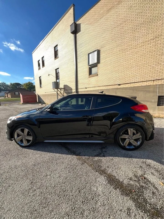 2014 Hyundai Veloster - Image 2 of 15