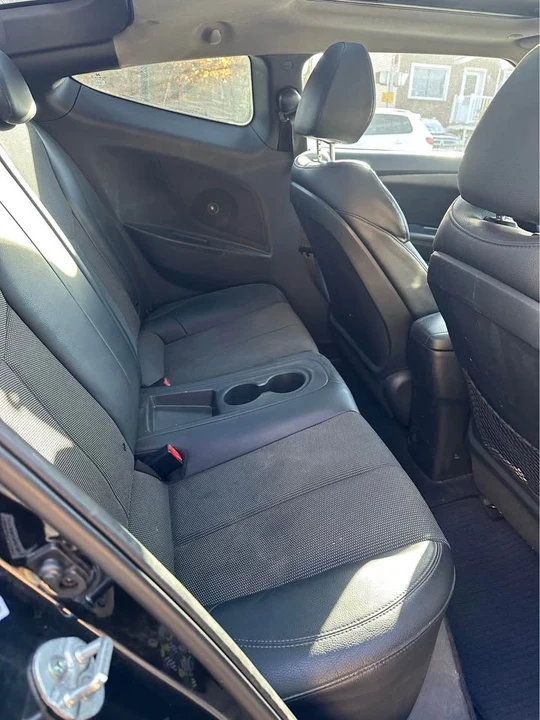 2014 Hyundai Veloster - Image 8 of 17