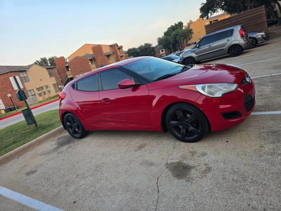 2014 Hyundai Veloster - Image 2 of 8