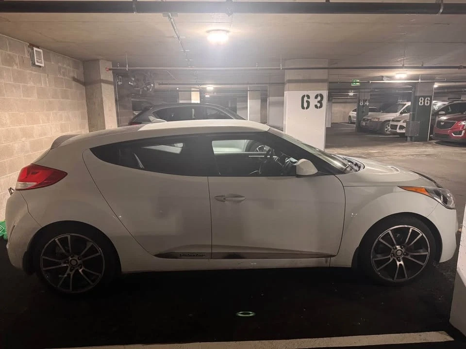 2014 Hyundai Veloster - Image 4 of 15