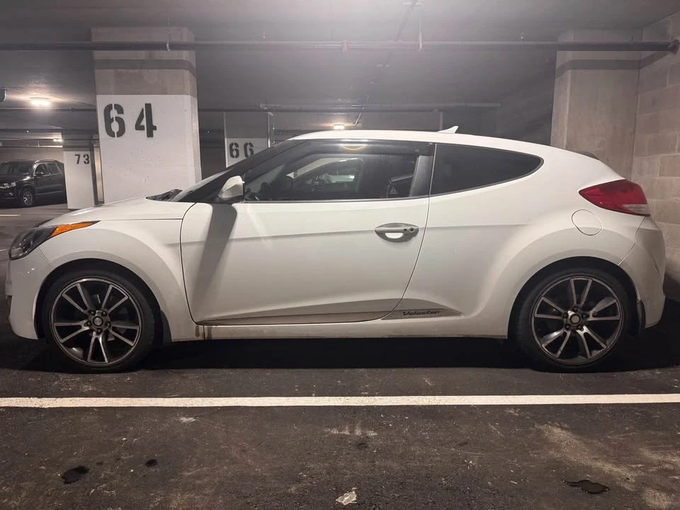 2014 Hyundai Veloster - Image 2 of 15