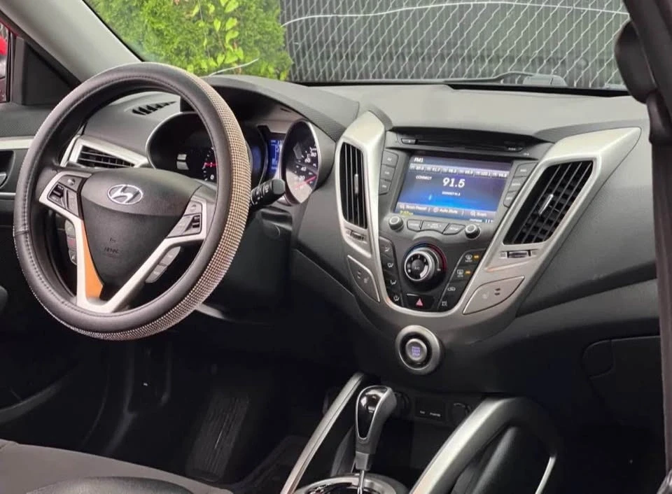 2014 Hyundai Veloster - Image 3 of 3