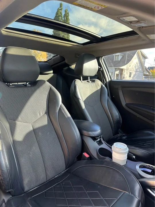 2014 Hyundai Veloster - Image 9 of 17