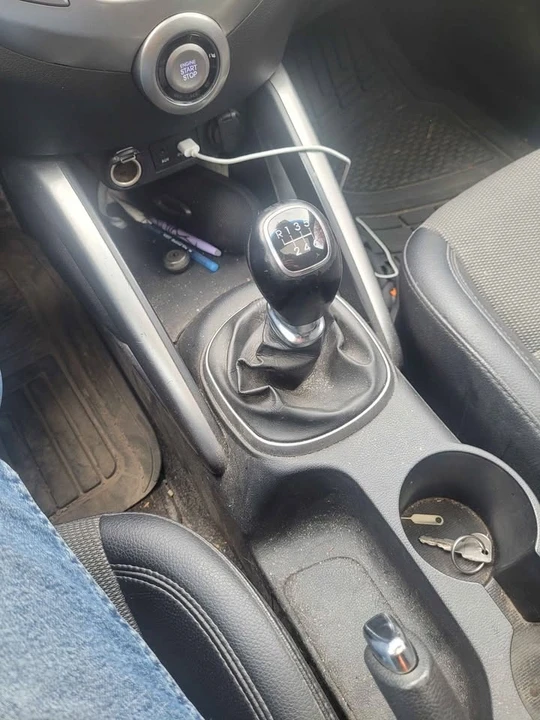 2014 Hyundai Veloster - Image 6 of 6