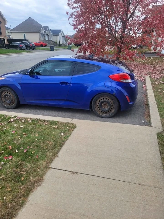 2014 Hyundai Veloster - Image 2 of 6
