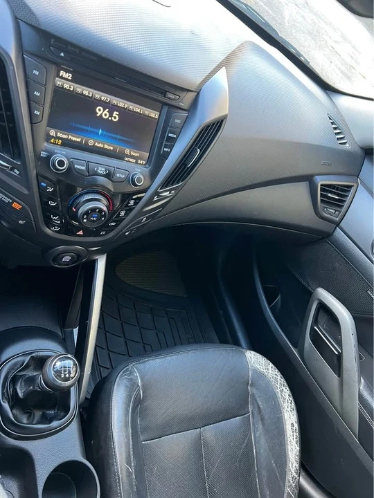 2014 Hyundai Veloster - Image 15 of 15