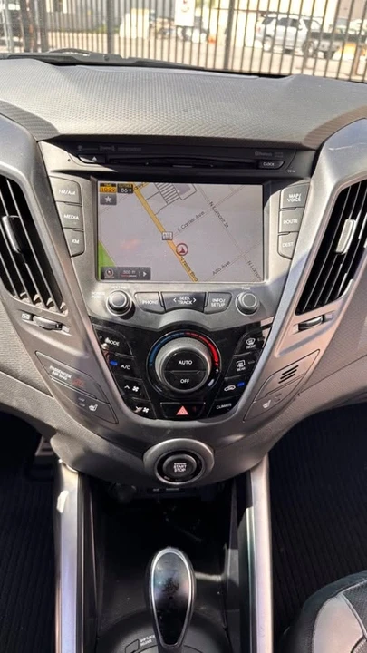 2014 Hyundai Veloster - Image 7 of 9
