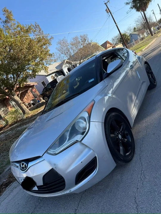 2014 Hyundai Veloster - Image 5 of 17