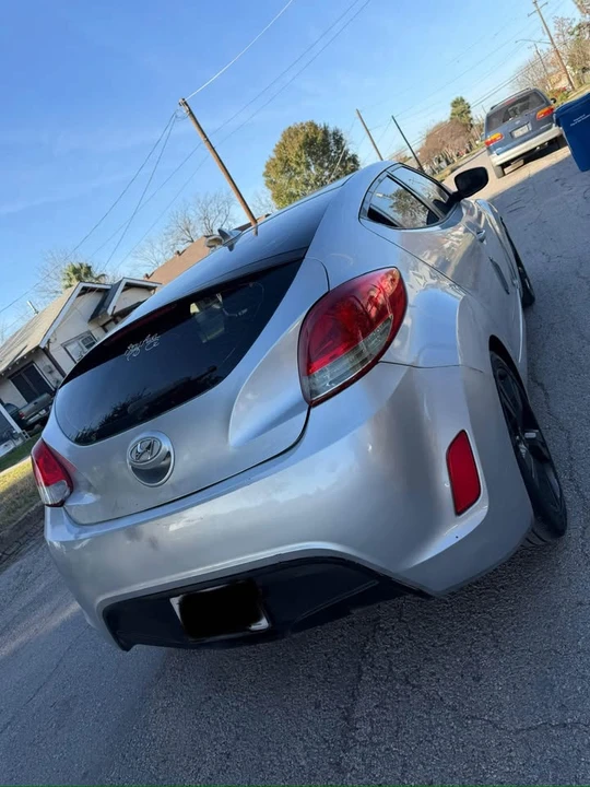 2014 Hyundai Veloster - Image 10 of 17