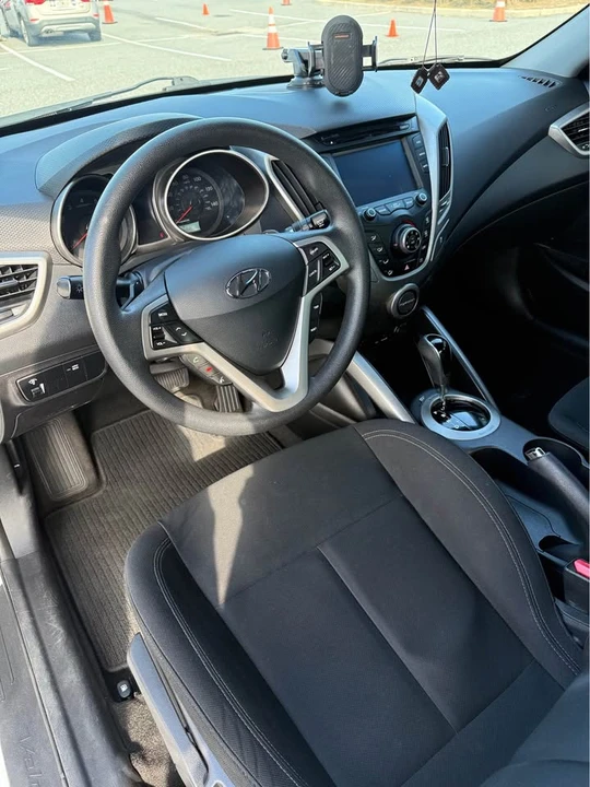 2014 Hyundai Veloster - Image 5 of 9