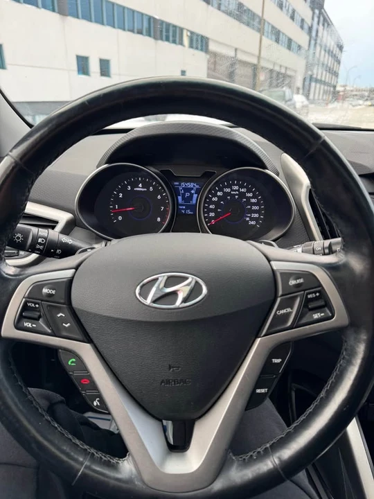 2014 Hyundai Veloster - Image 11 of 14