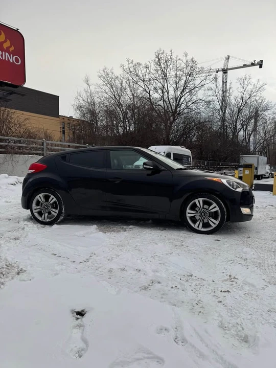 2014 Hyundai Veloster - Image 2 of 14