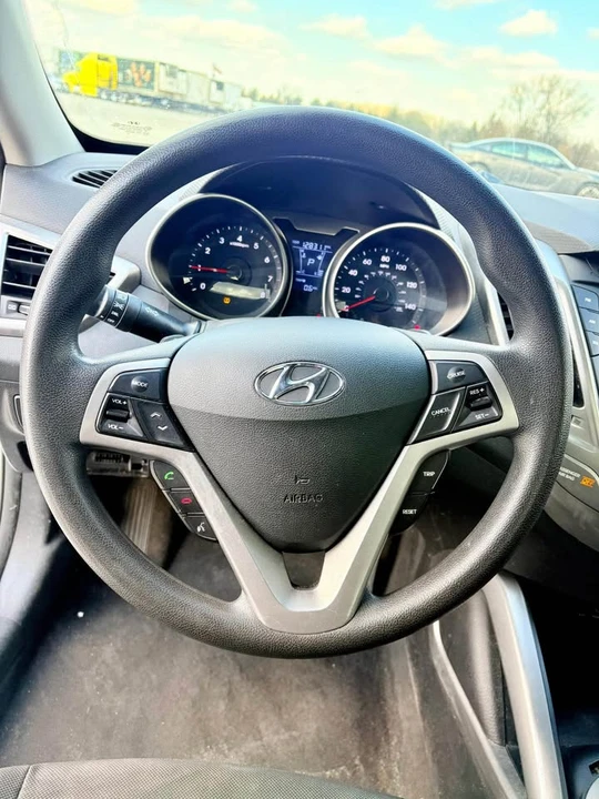2014 Hyundai Veloster - Image 14 of 15