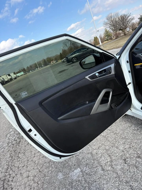 2014 Hyundai Veloster - Image 11 of 15