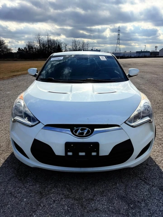 2014 Hyundai Veloster - Image 2 of 15