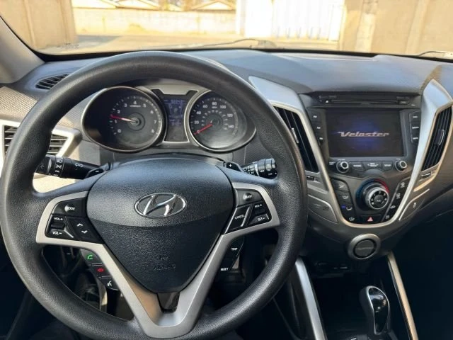 2014 Hyundai Veloster - Image 13 of 18