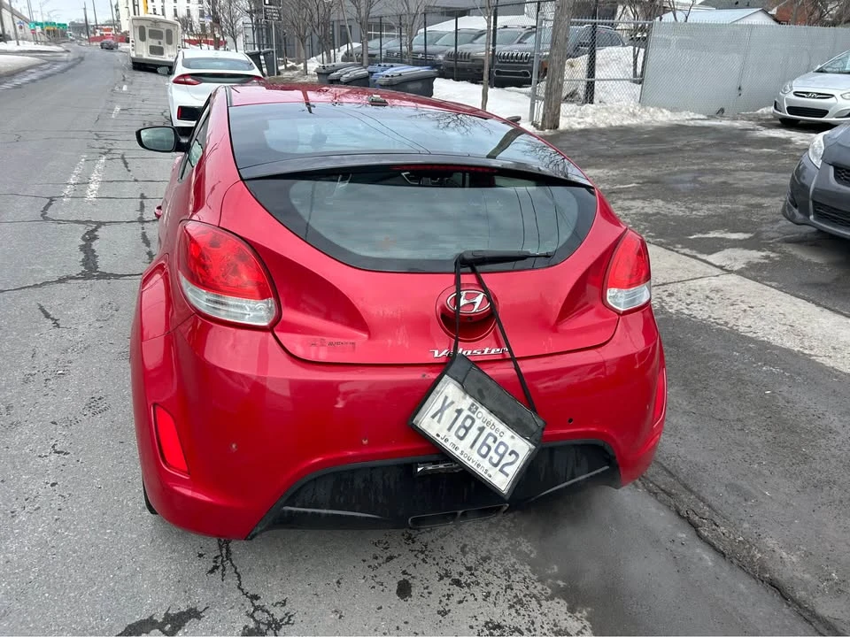 2014 Hyundai Veloster - Image 2 of 9