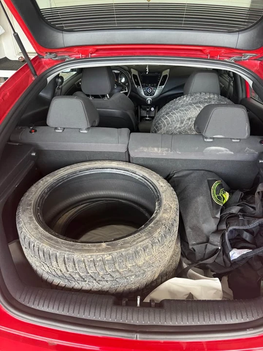 2014 Hyundai Veloster - Image 11 of 12