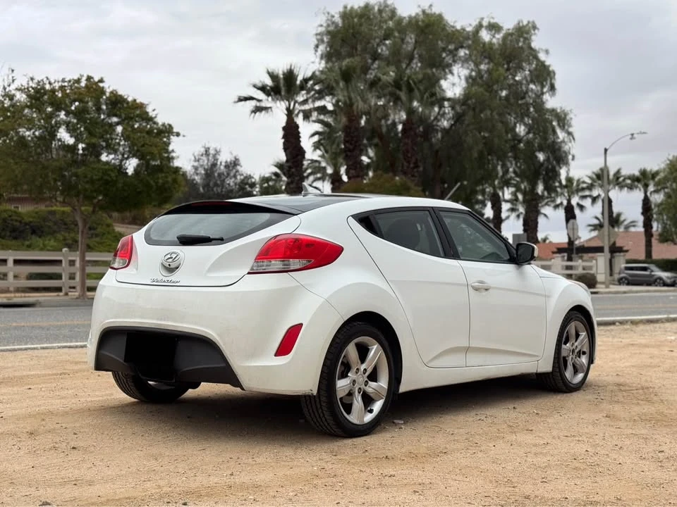2014 Hyundai Veloster - Image 4 of 10