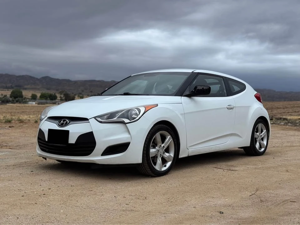 2014 Hyundai Veloster - Image 2 of 10