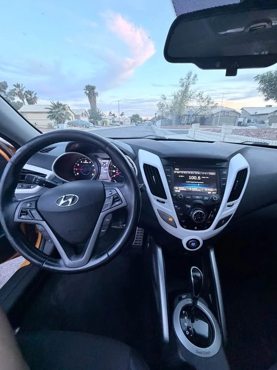 2014 Hyundai Veloster - Image 2 of 6