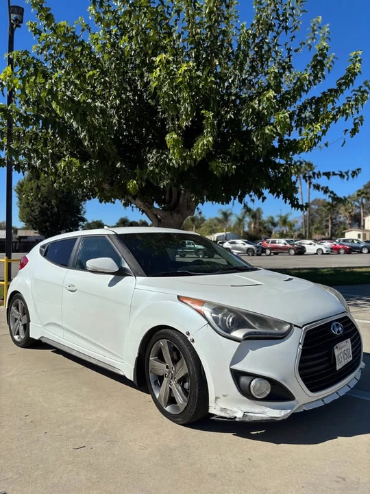 2014 Hyundai Veloster - Image 2 of 9