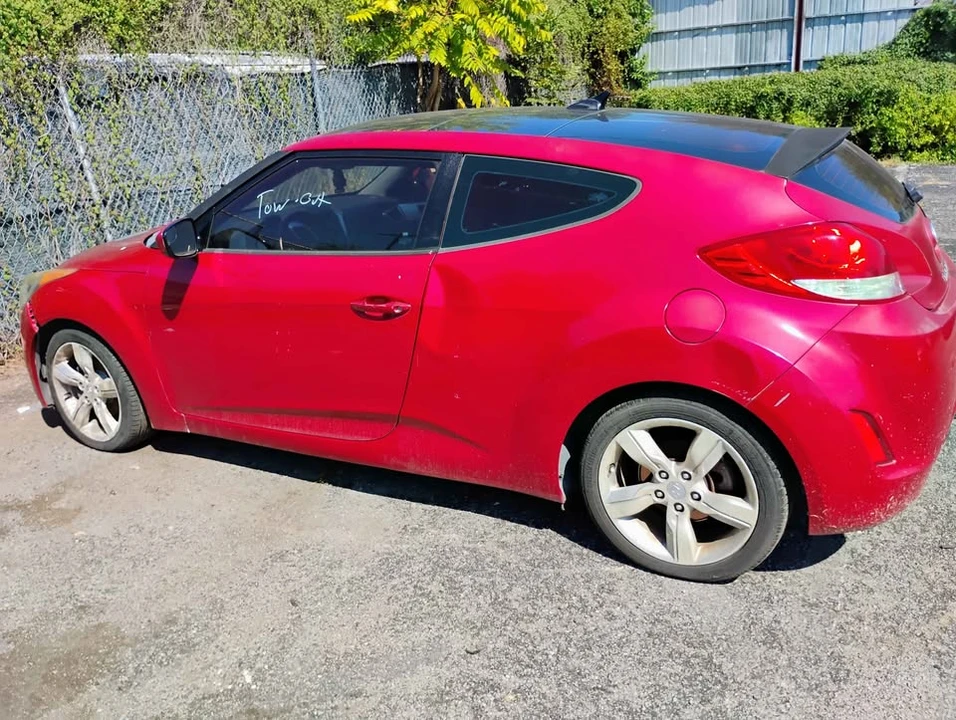2014 Hyundai Veloster - Image 3 of 4