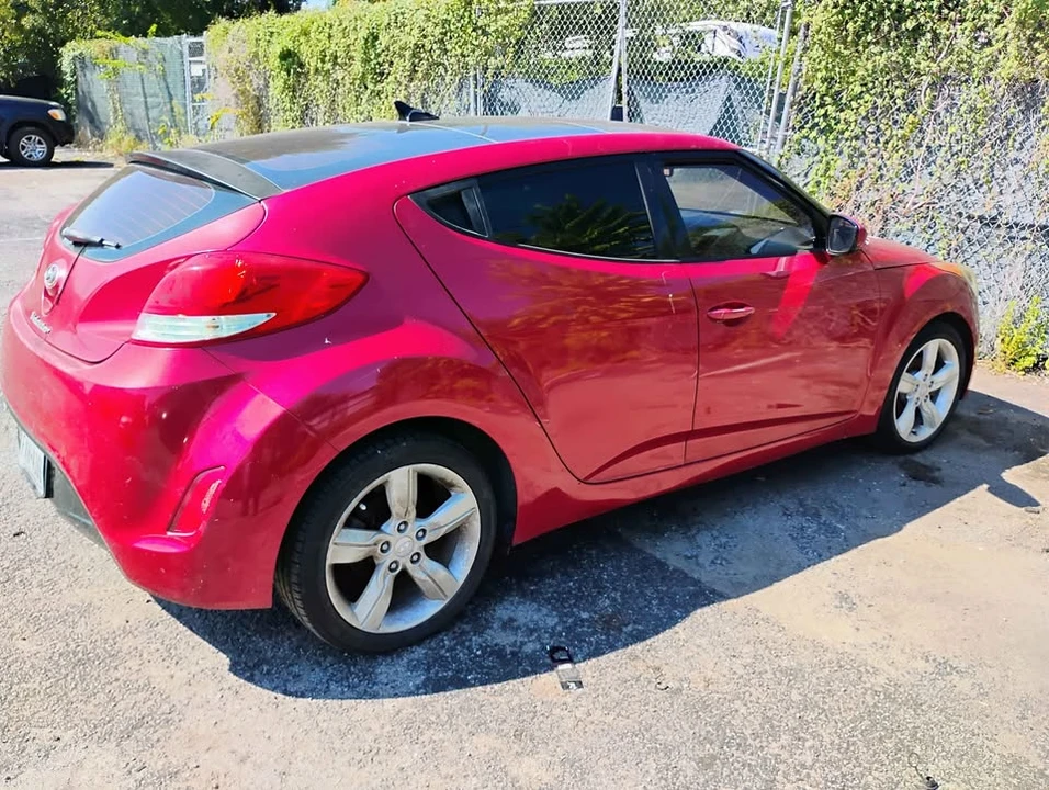 2014 Hyundai Veloster - Image 2 of 4