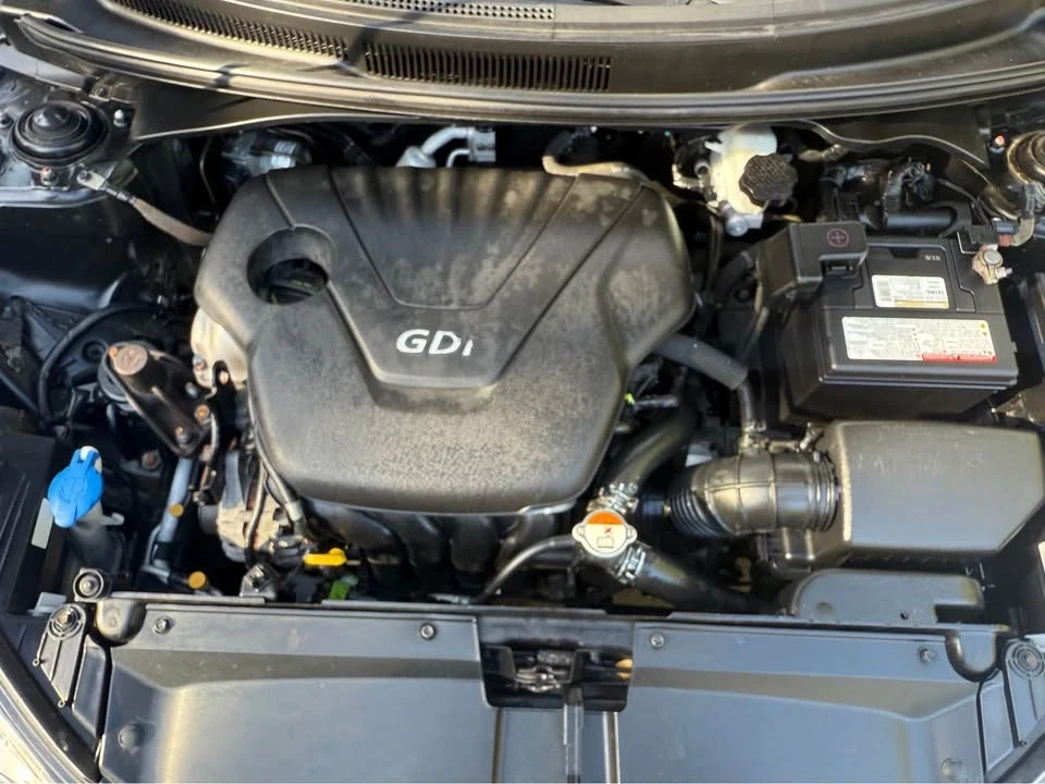 2014 Hyundai Veloster - Image 5 of 9