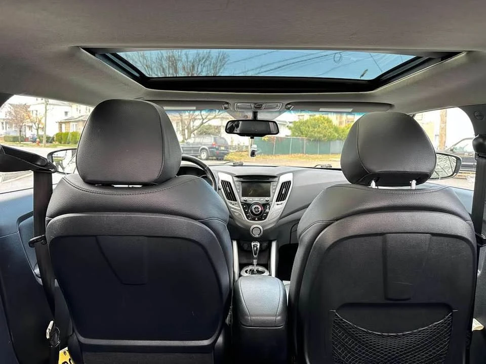 2014 Hyundai Veloster - Image 9 of 18