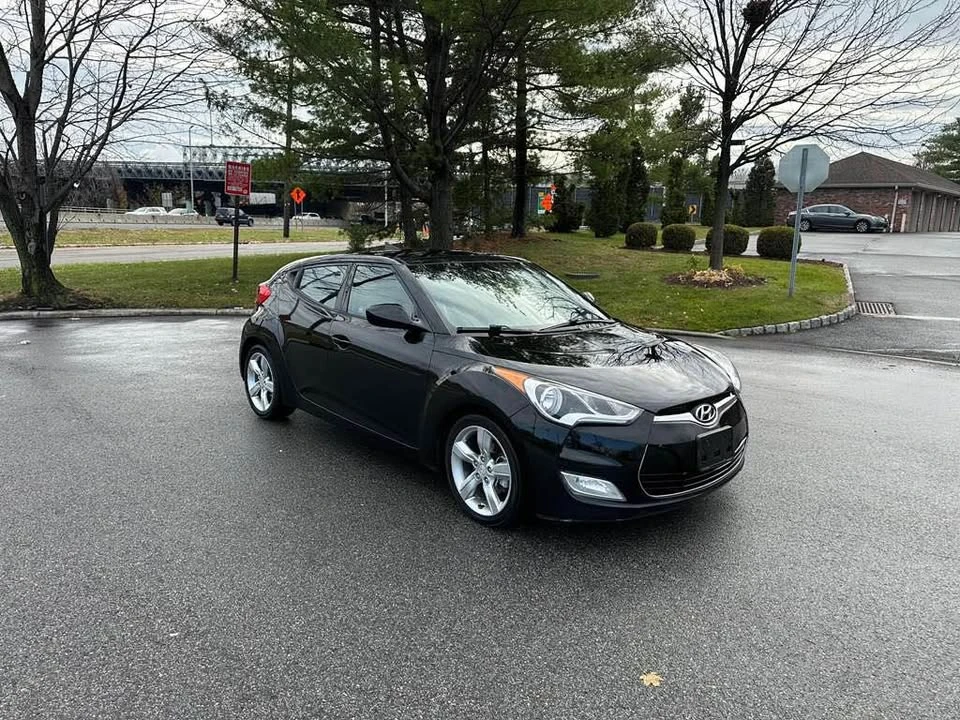 2014 Hyundai Veloster - Image 2 of 18