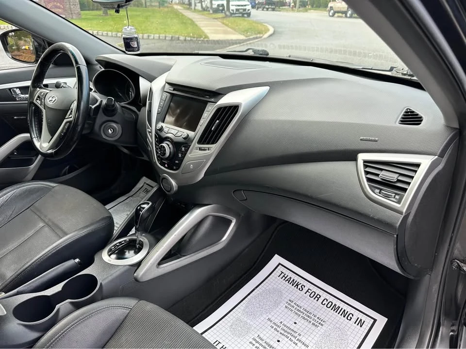 2014 Hyundai Veloster - Image 15 of 18
