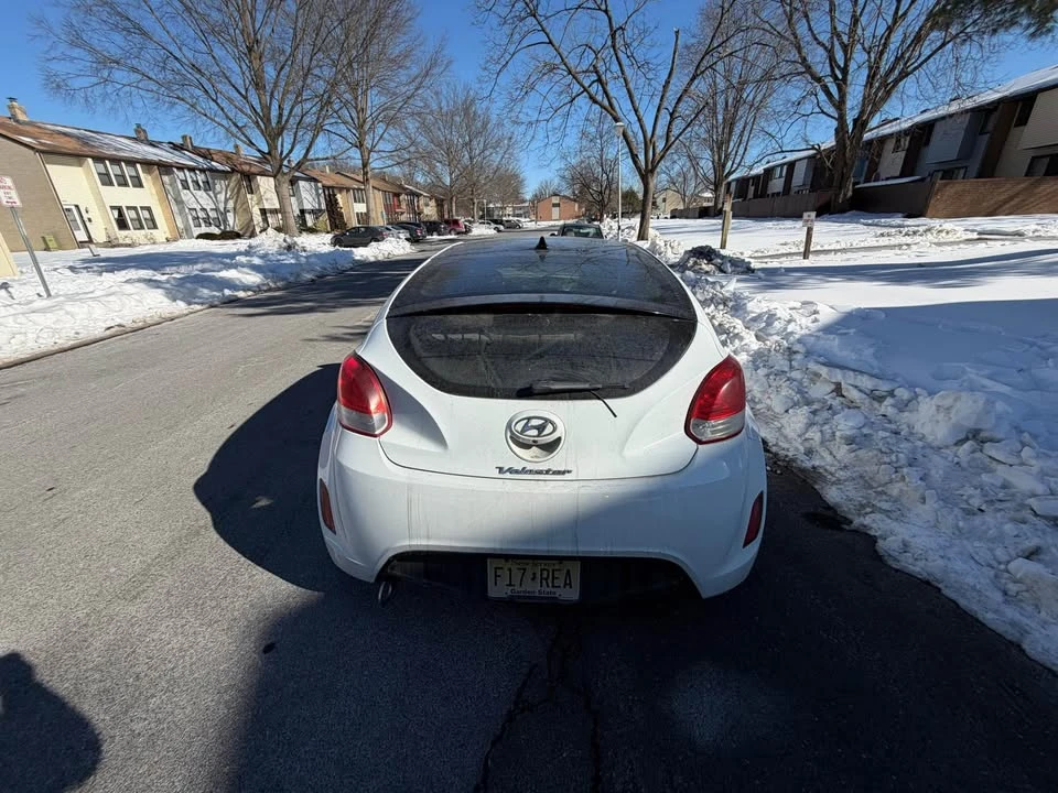 2014 Hyundai Veloster - Image 10 of 16