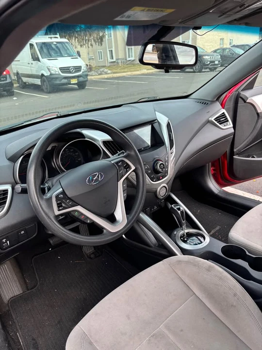 2014 Hyundai Veloster - Image 13 of 18