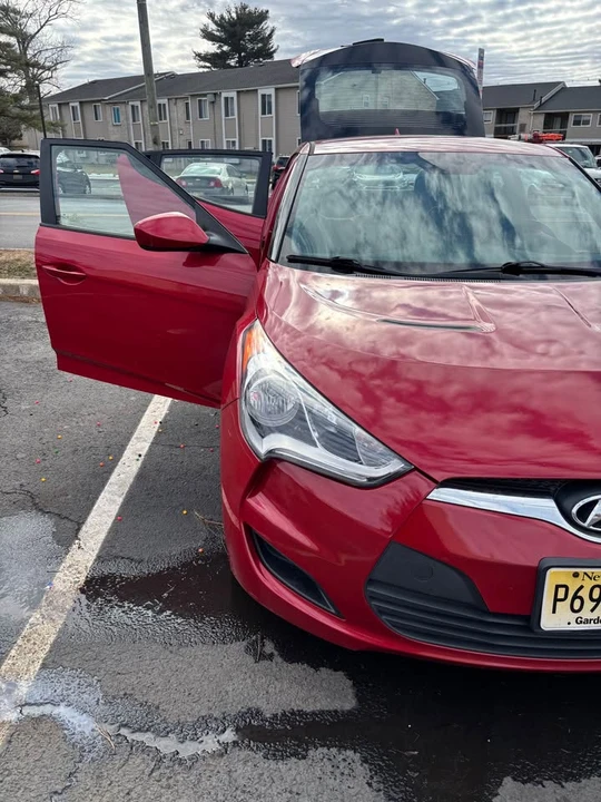 2014 Hyundai Veloster - Image 3 of 18