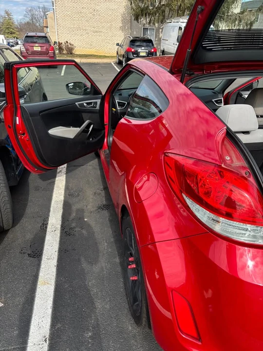 2014 Hyundai Veloster - Image 6 of 18