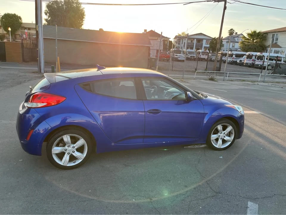 2014 Hyundai Veloster - Image 2 of 8
