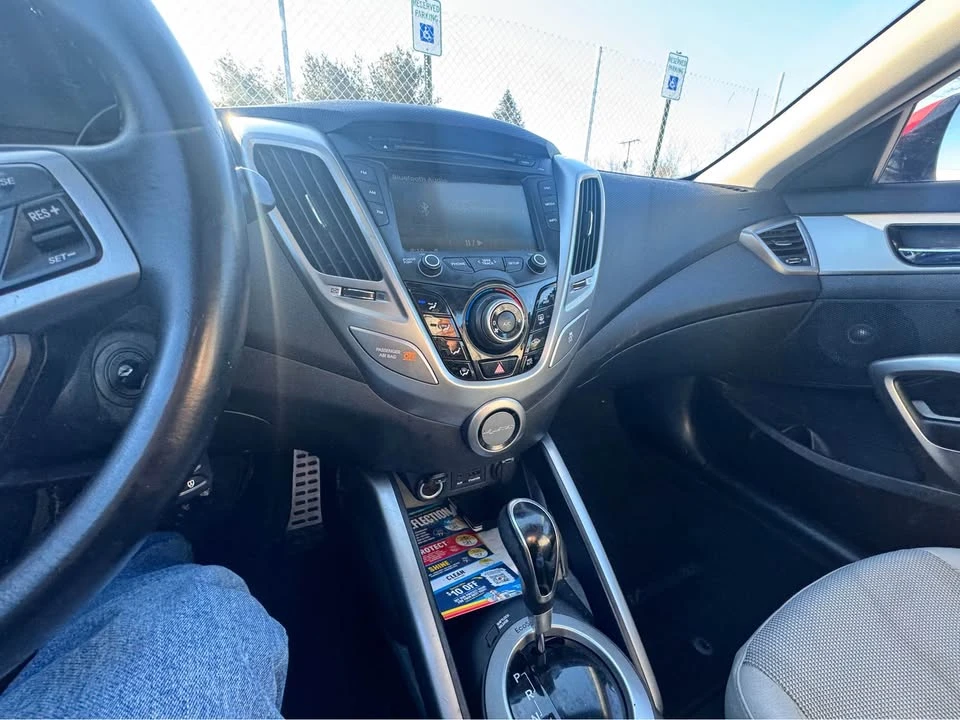 2014 Hyundai Veloster - Image 10 of 11