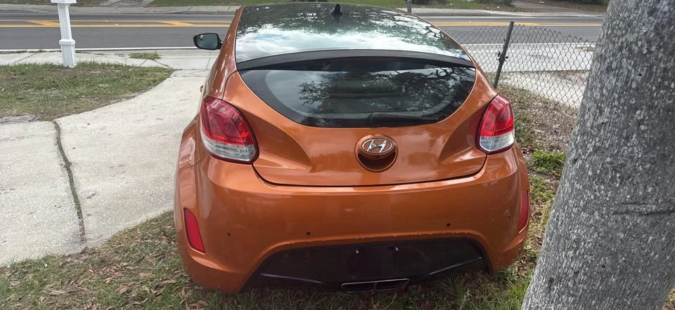2014 Hyundai Veloster - Image 2 of 10