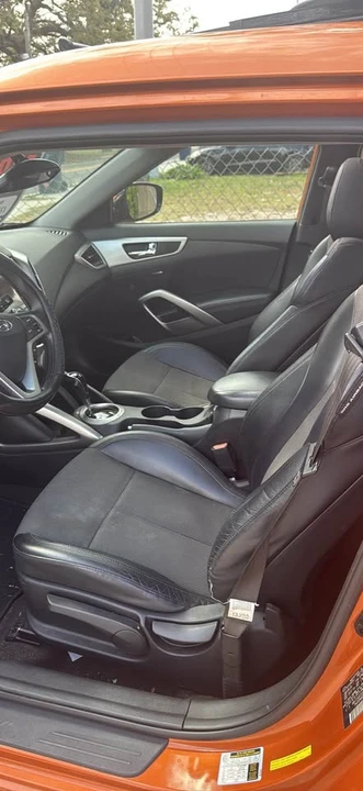 2014 Hyundai Veloster - Image 6 of 10