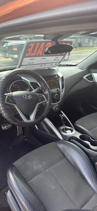2014 Hyundai Veloster - Image 7 of 10