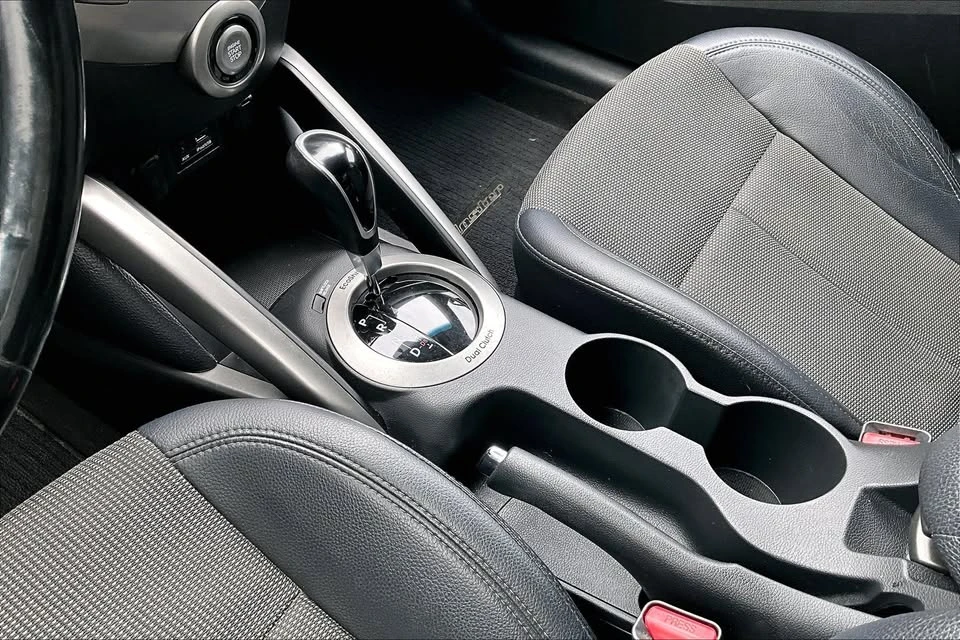 2014 Hyundai Veloster - Image 11 of 17