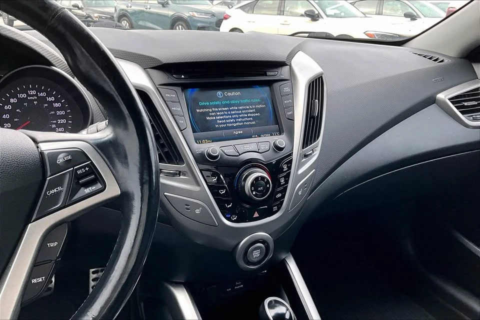 2014 Hyundai Veloster - Image 10 of 17