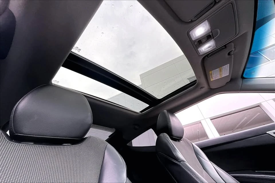 2014 Hyundai Veloster - Image 8 of 17